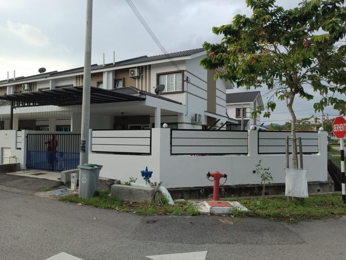 In Homestay Corner Batu Pahat Exterior photo
