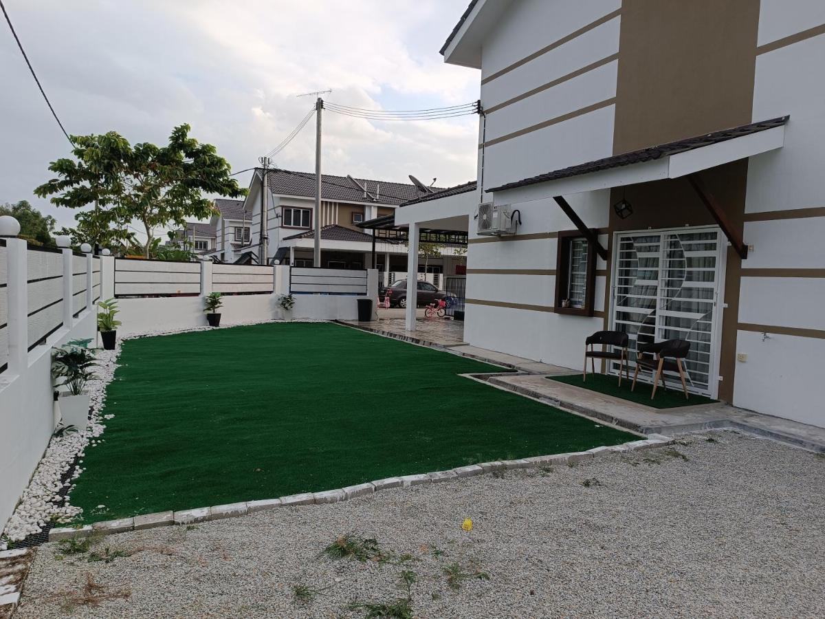 In Homestay Corner Batu Pahat Exterior photo